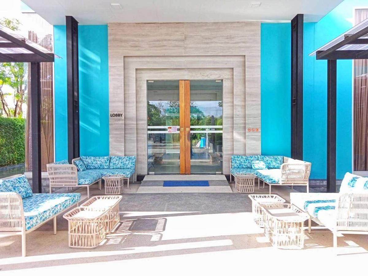 Beach Walk Boutique Resort Bang Saen Exterior photo