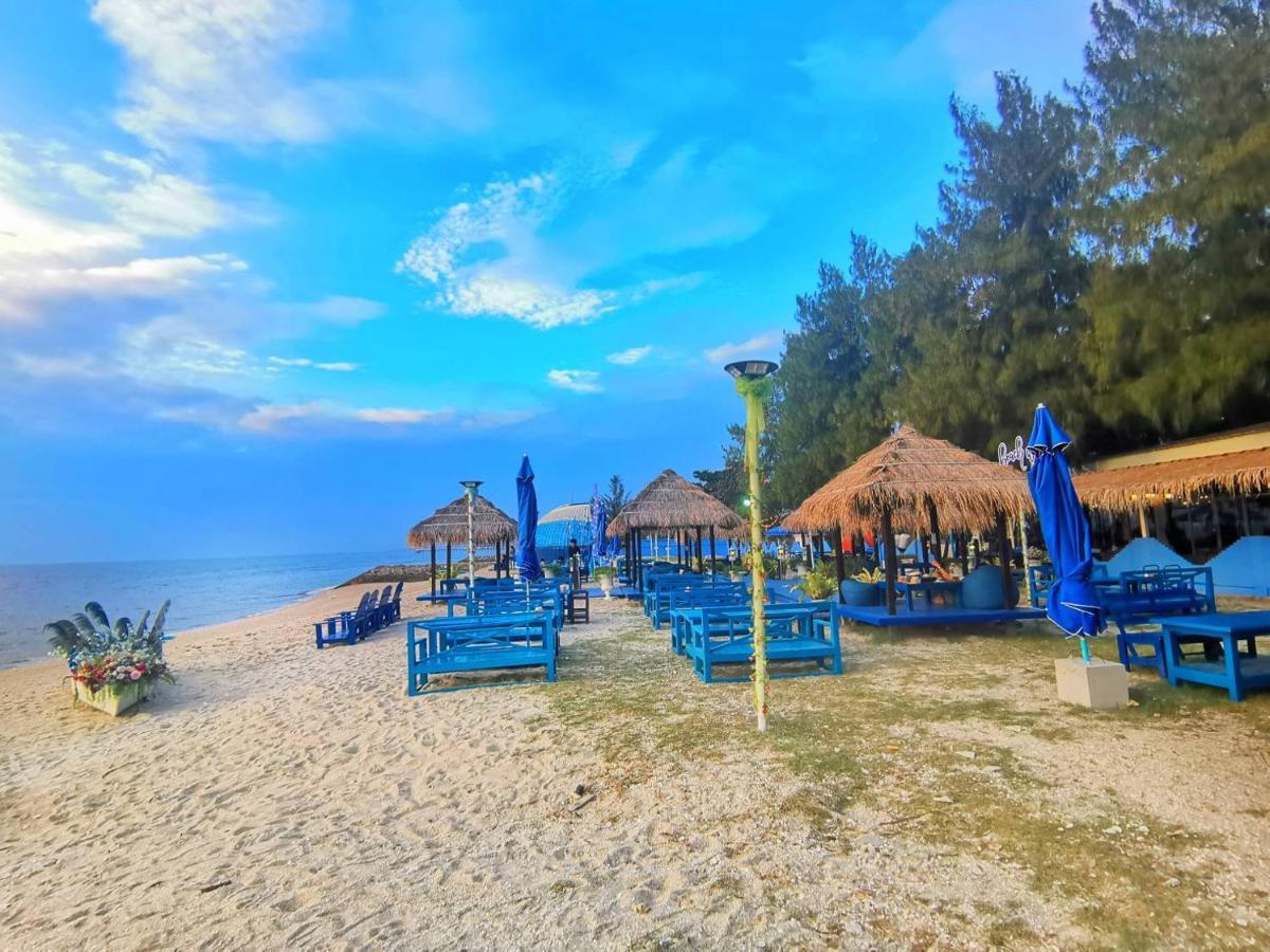 Beach Walk Boutique Resort Bang Saen Exterior photo