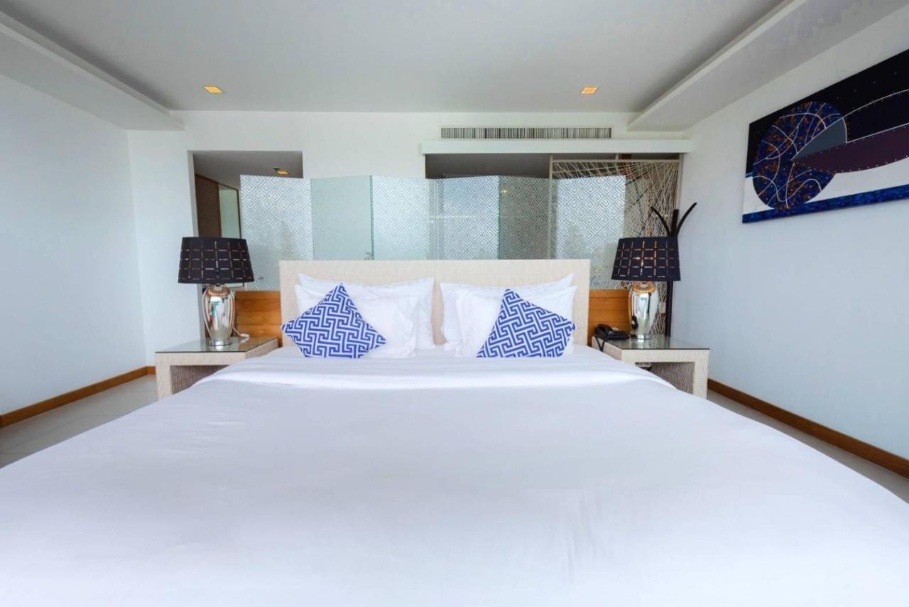 Beach Walk Boutique Resort Bang Saen Exterior photo