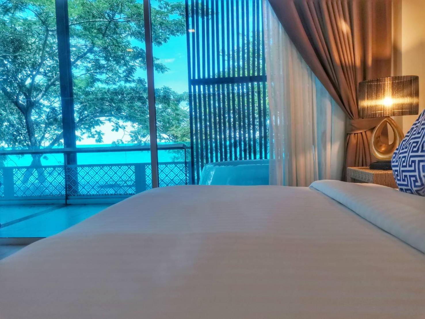 Beach Walk Boutique Resort Bang Saen Room photo