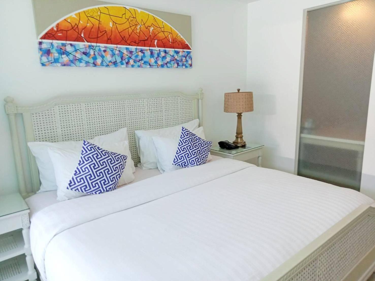 Beach Walk Boutique Resort Bang Saen Room photo